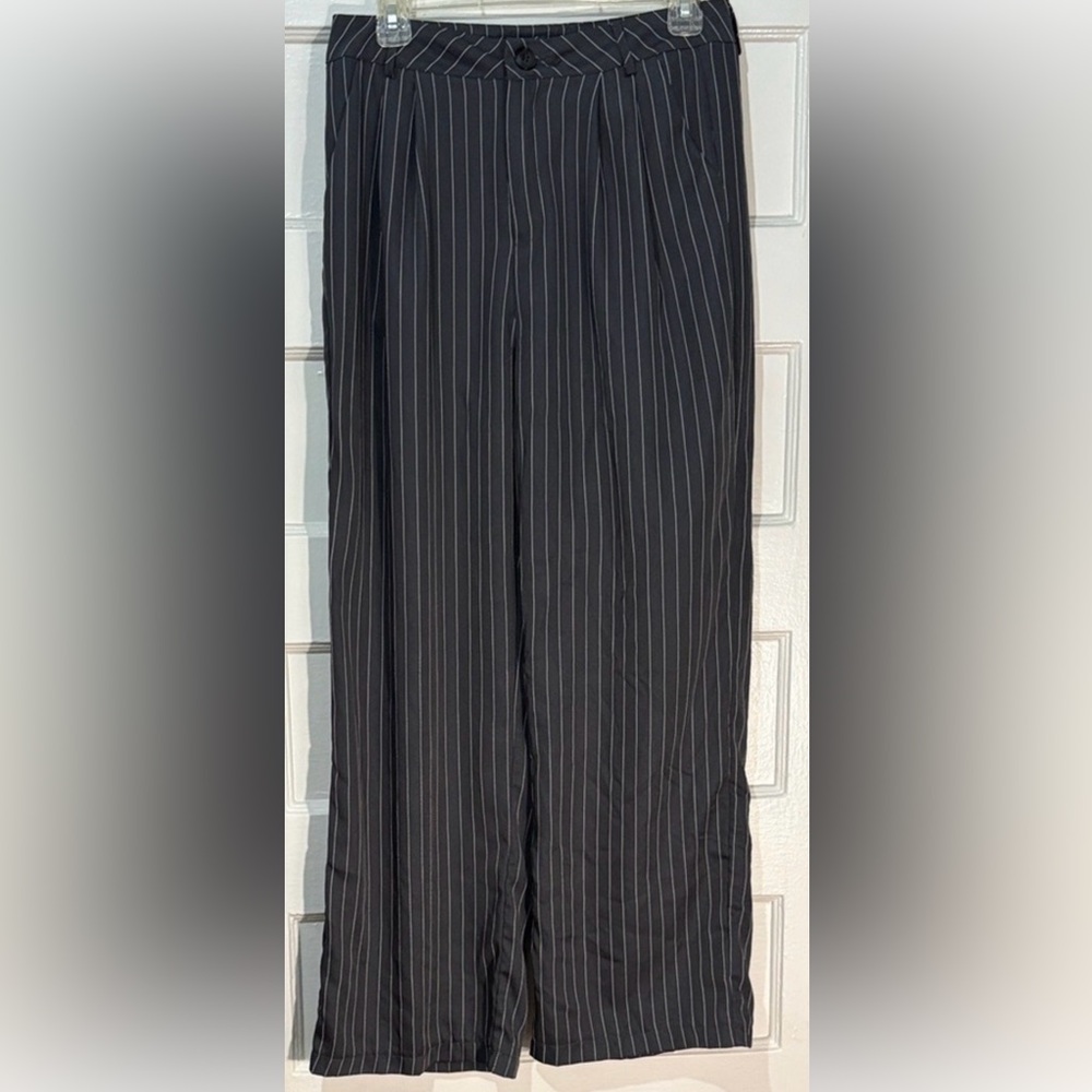 🖥️👩‍💼💄Yozy Gray Wide leg Lightweight Pinstripe Pants 2-4 Small